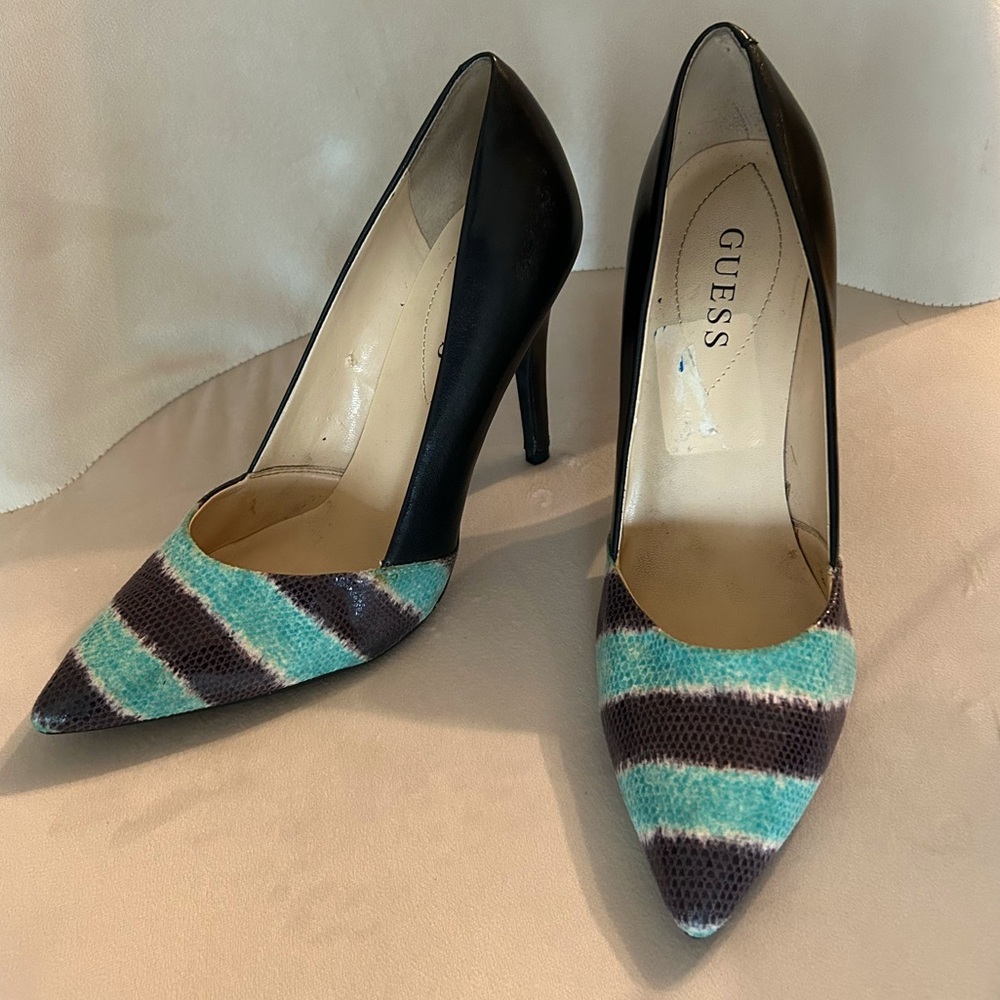 Guess snakeskin pointed toe brown black teal heels